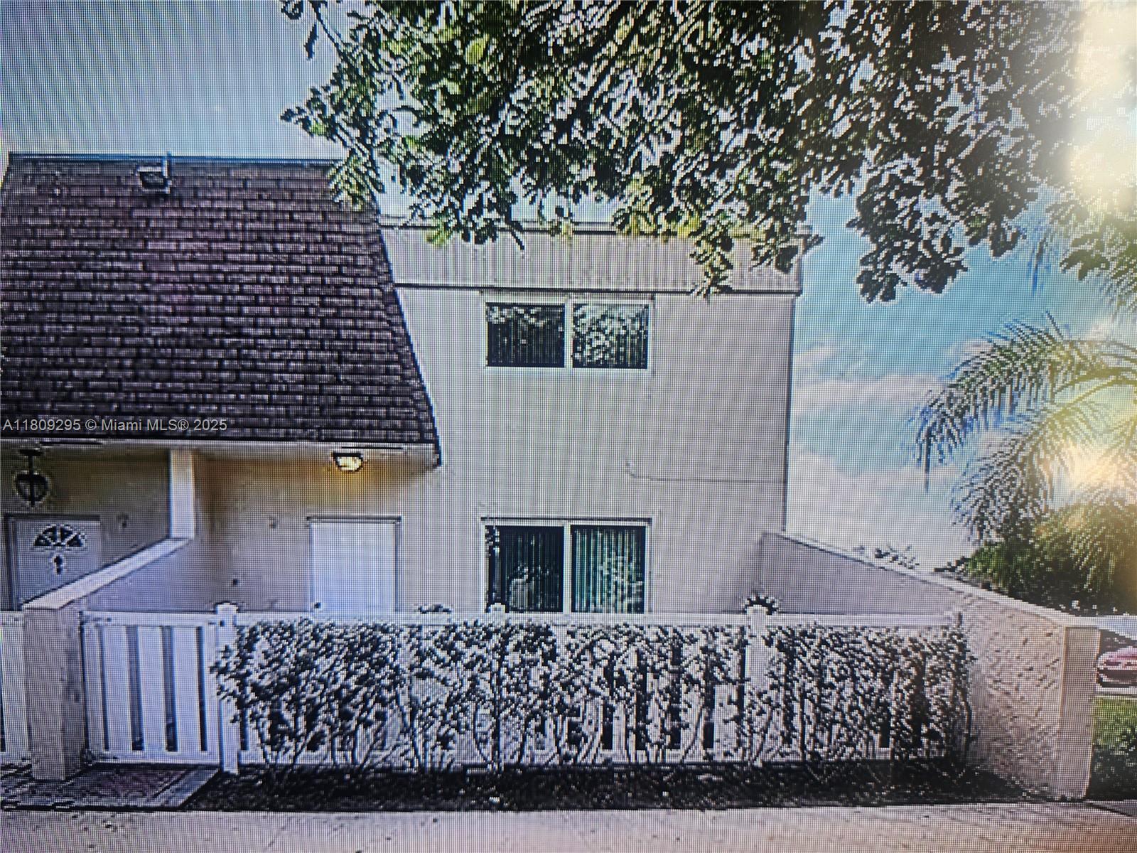 1061 Nw 80th Ave J, Margate, Broward County, Florida - 3 Bedrooms  
3 Bathrooms - 