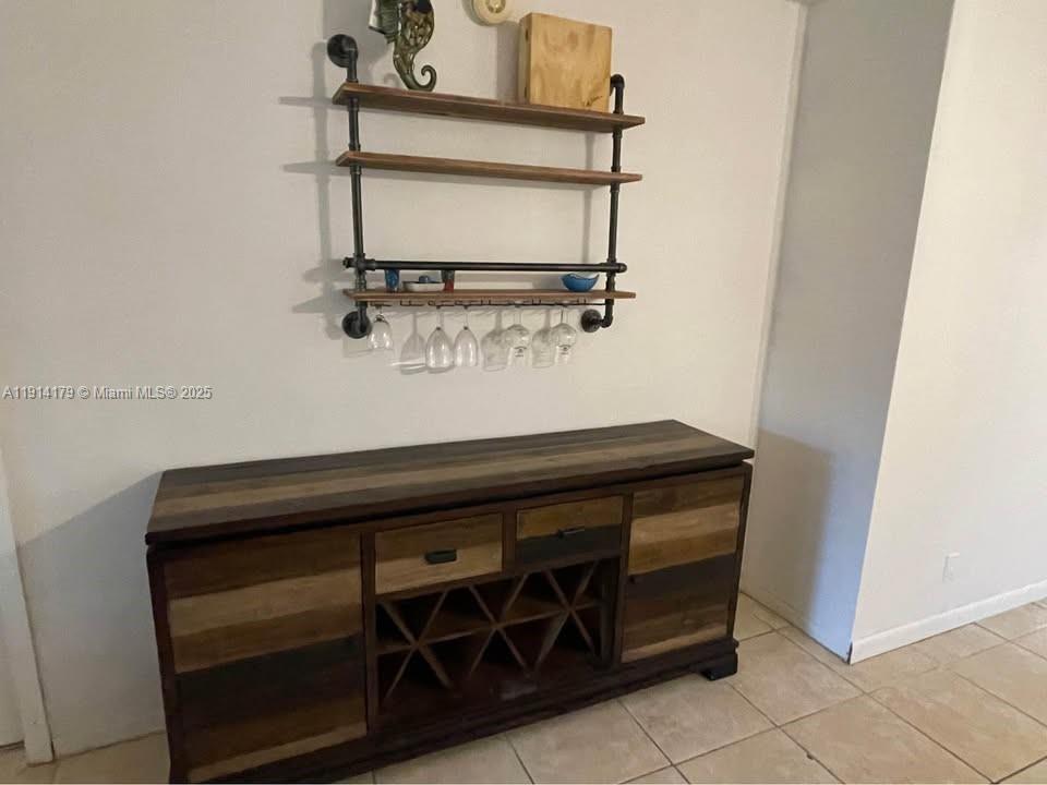 LIGHTHOUSE POINT PLAZA CO - Residential Lease