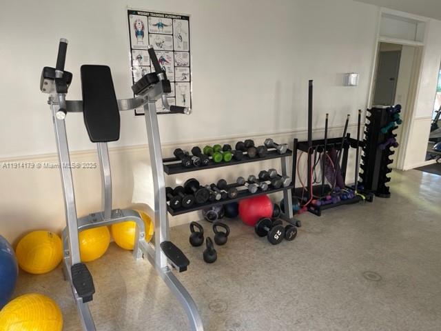 LIGHTHOUSE POINT PLAZA CO - Residential Lease