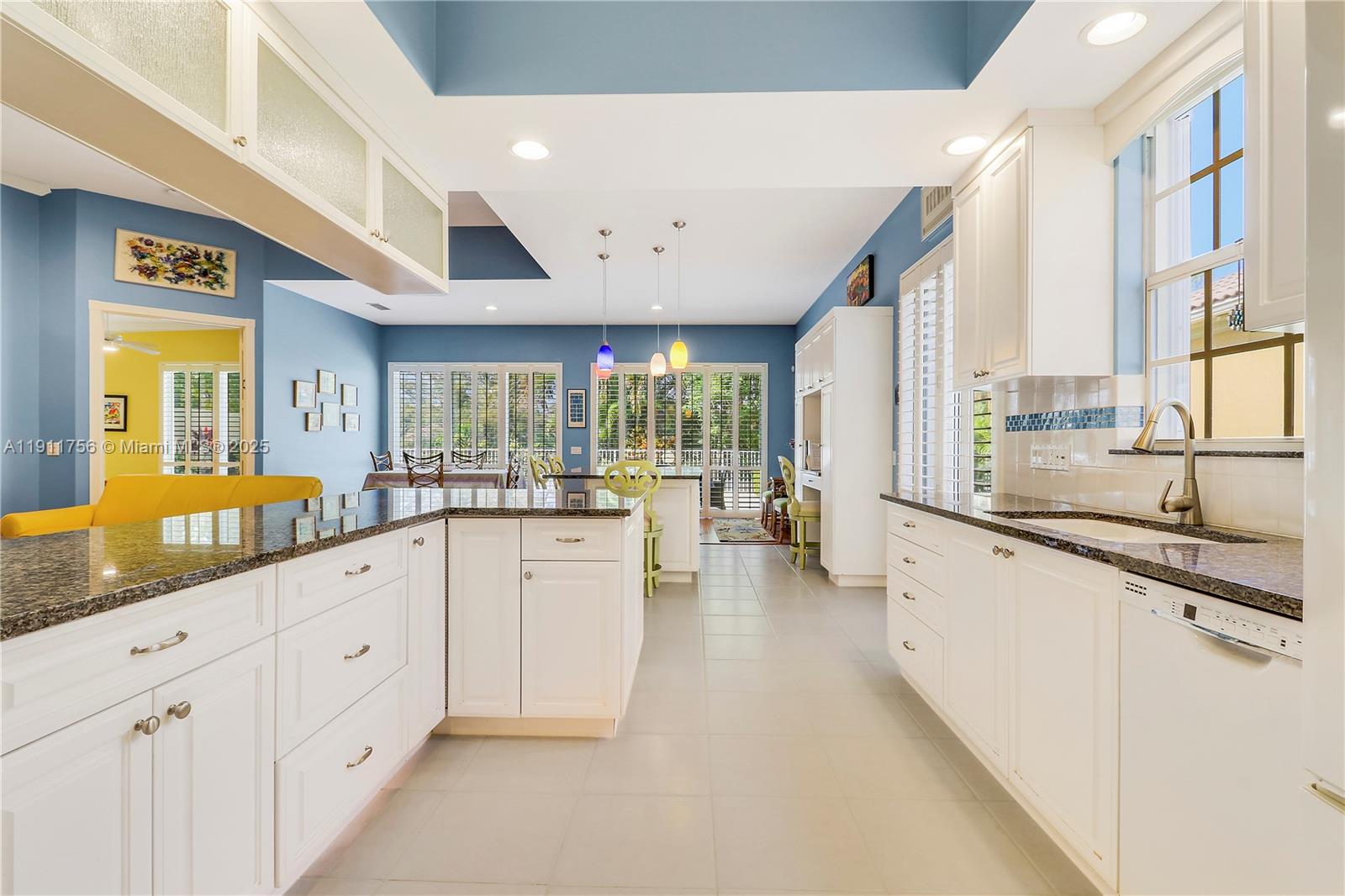 MAGNOLIA BAY - Residential