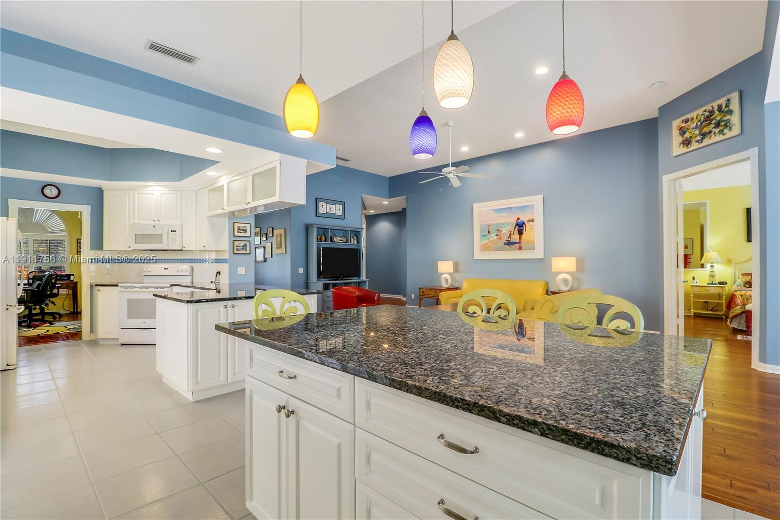 MAGNOLIA BAY - Residential