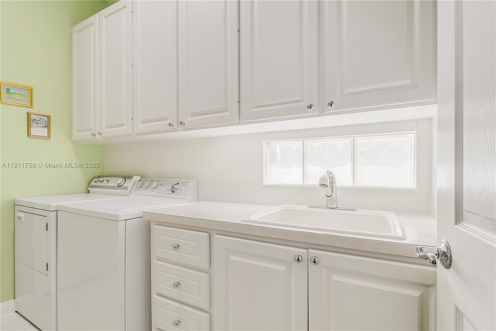 MAGNOLIA BAY - Residential