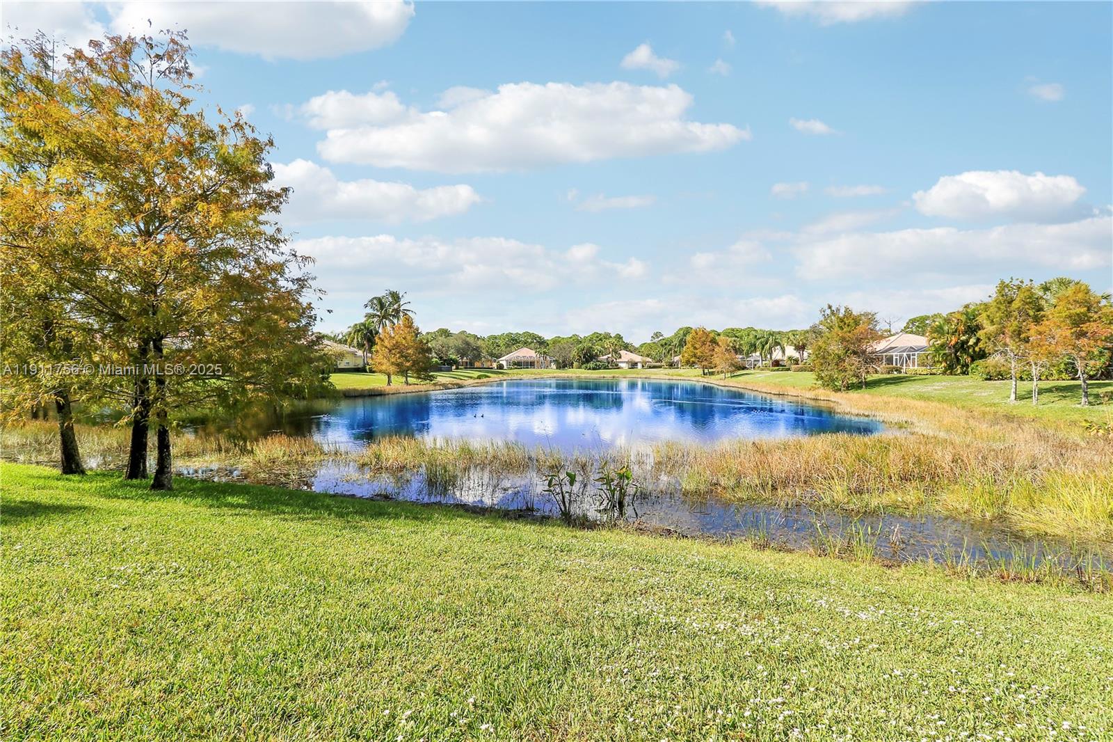 MAGNOLIA BAY - Residential