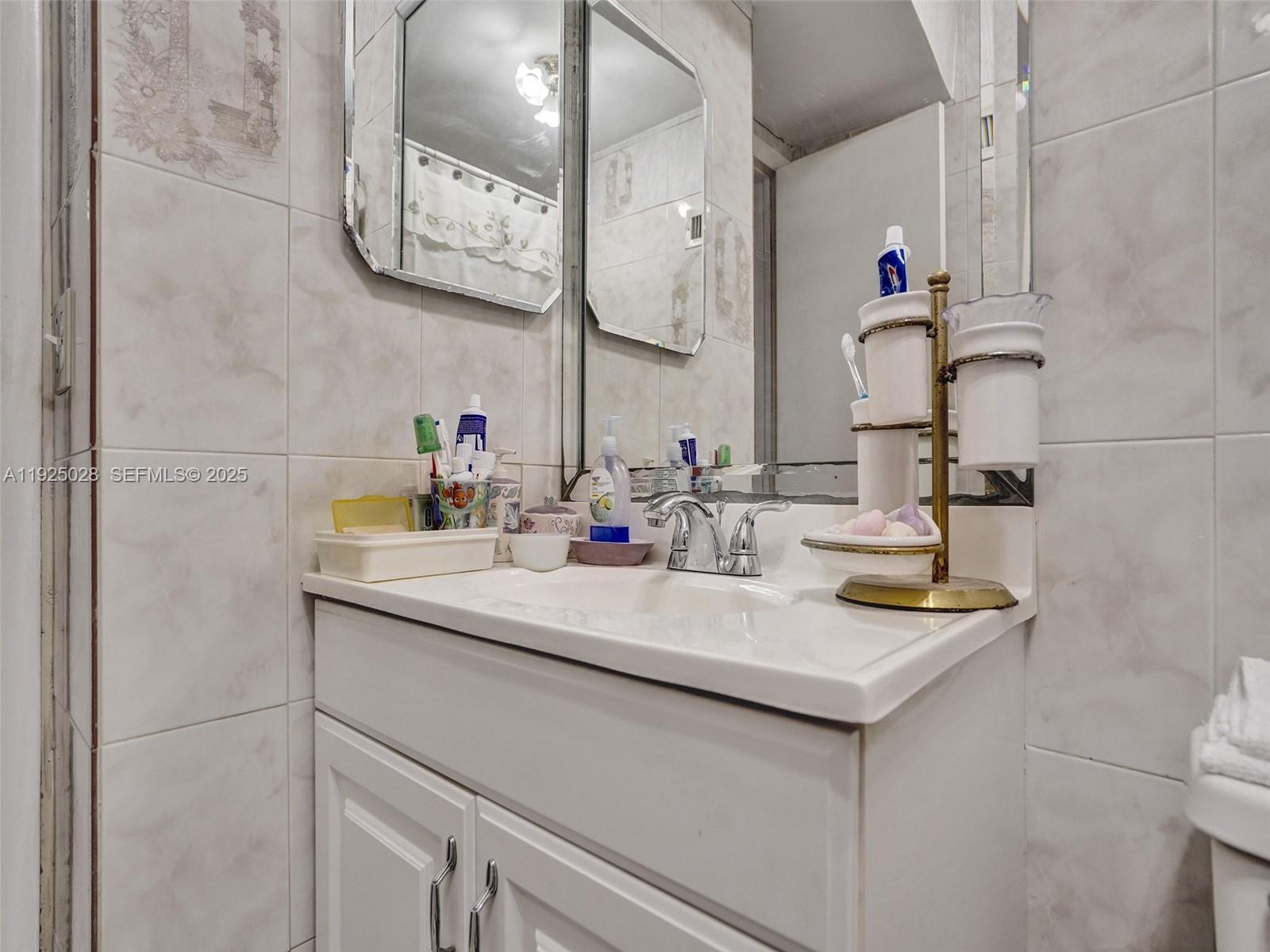 LESLIE ESTATES SEC 7 - Residential