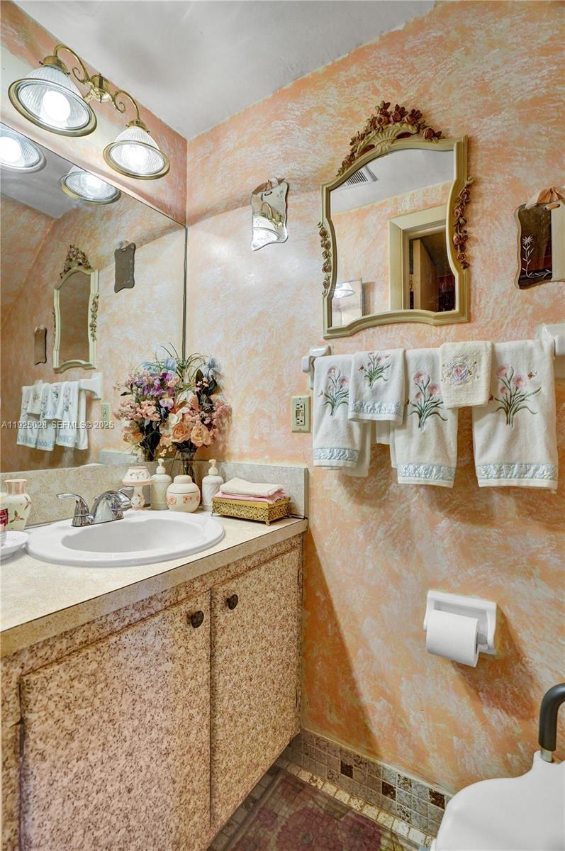 LESLIE ESTATES SEC 7 - Residential