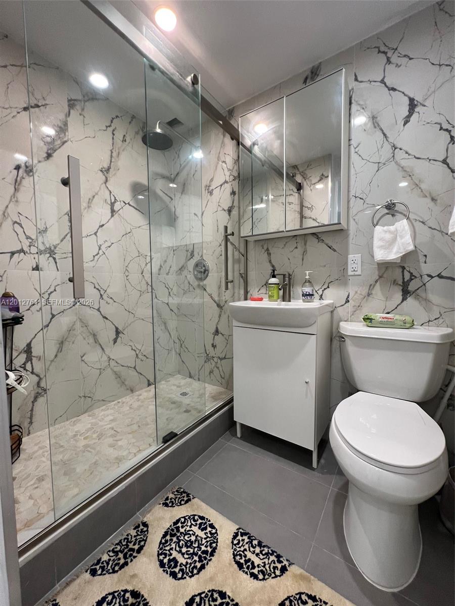 CLIPPER CONDO NO 1 - Residential Lease