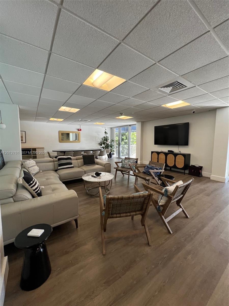 CLIPPER CONDO NO 1 - Residential Lease
