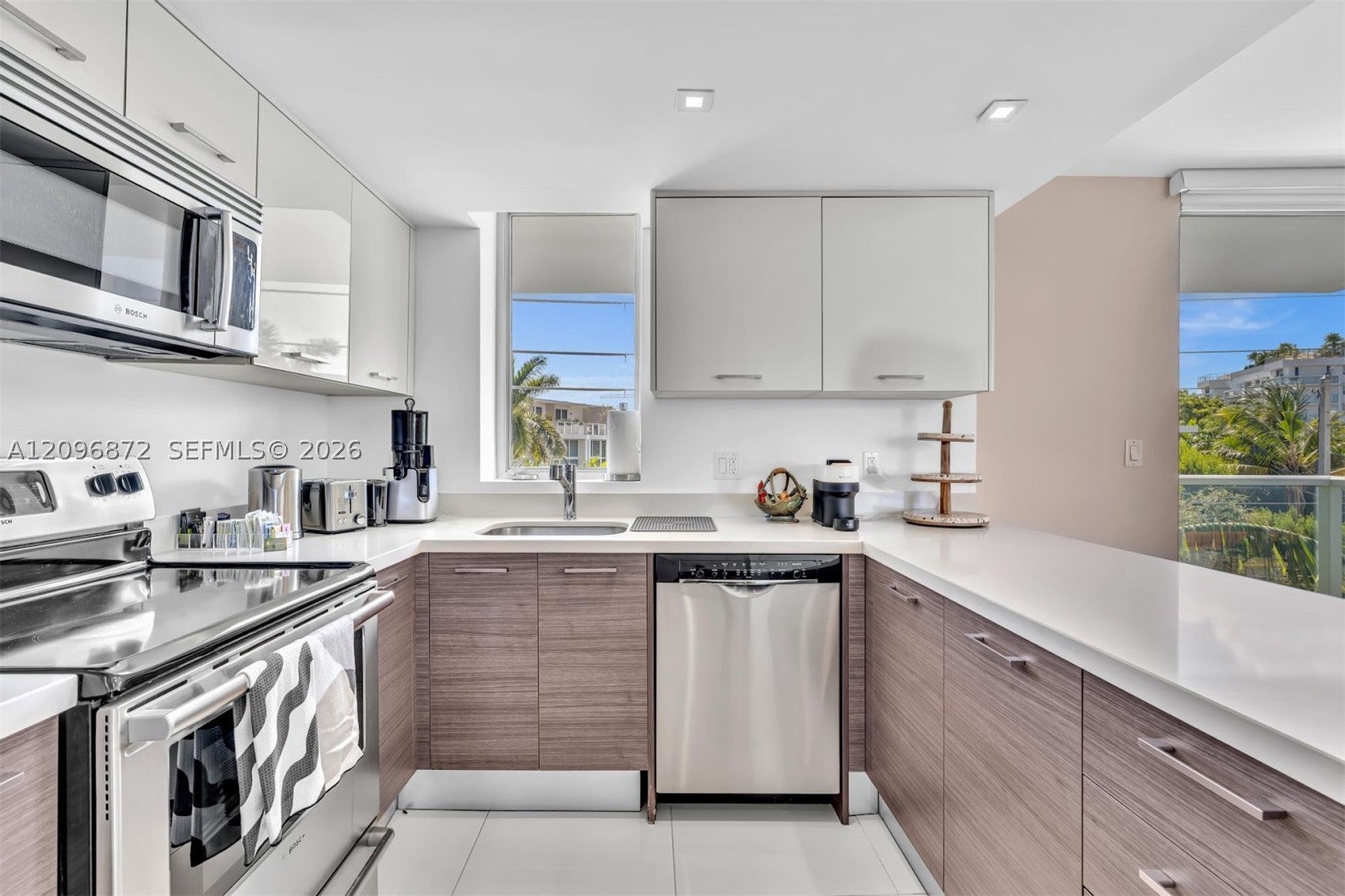 9901 E Bay Harbor Dr 303