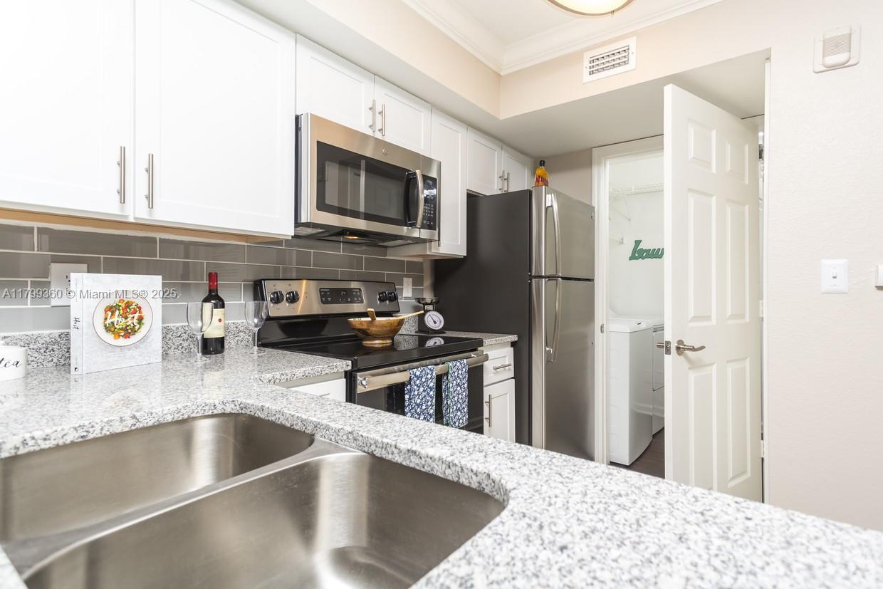 MURANO AT DELRAY BEACH CO - Residential Lease