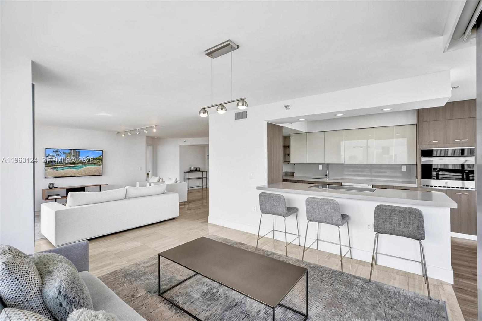 MYSTIC POINTE TOWER 400 C - Residential