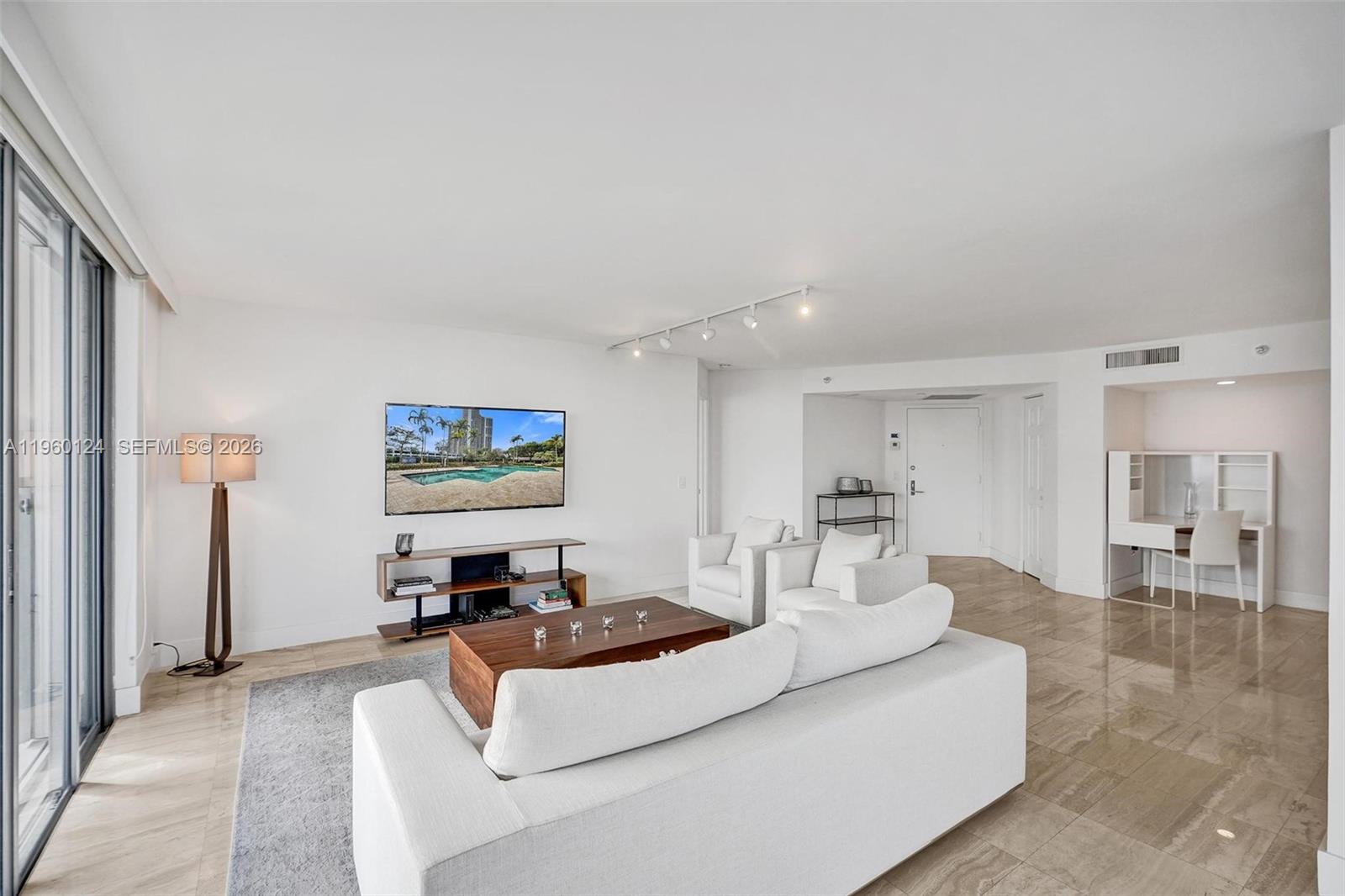 MYSTIC POINTE TOWER 400 C - Residential