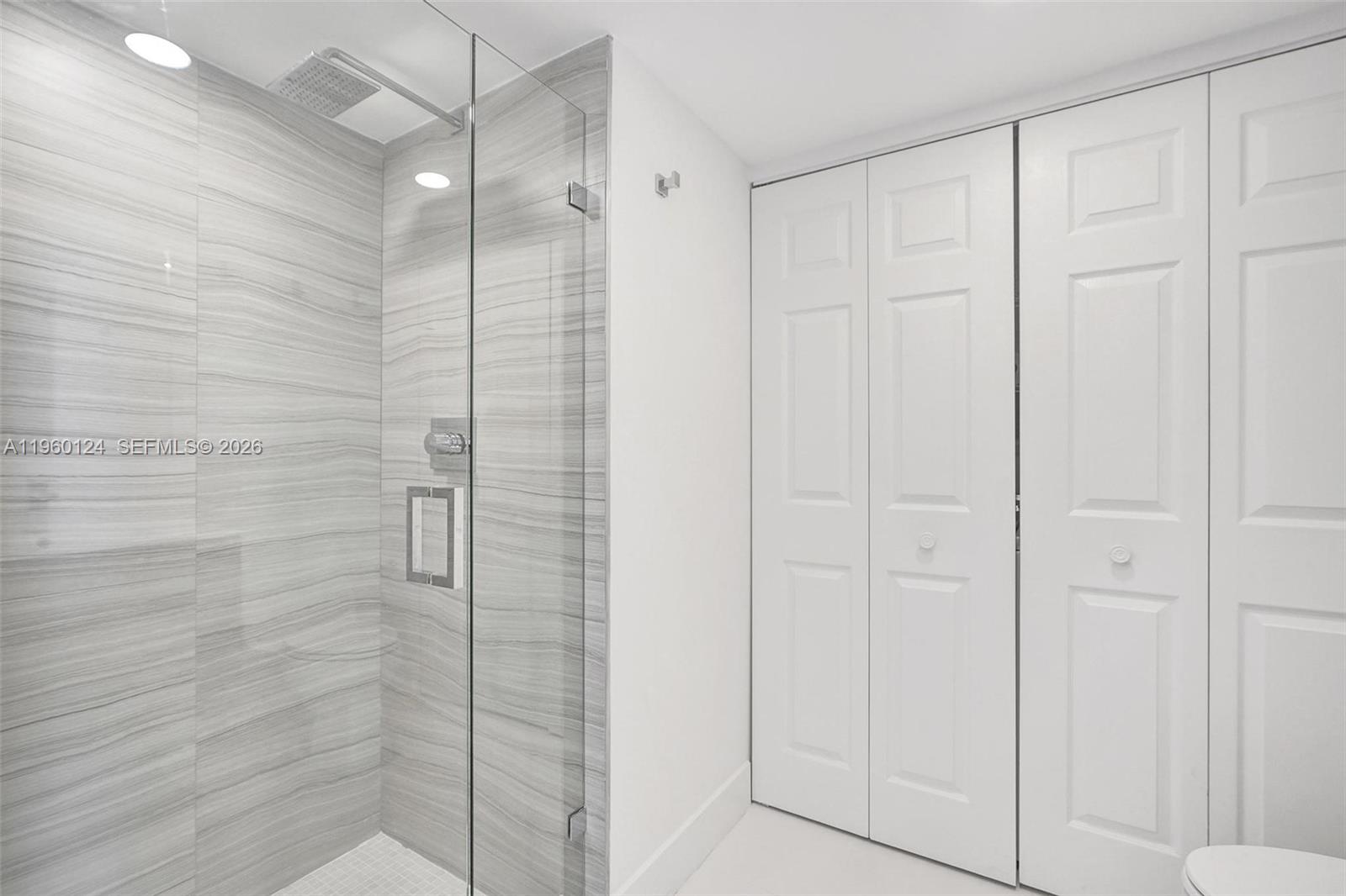 MYSTIC POINTE TOWER 400 C - Residential