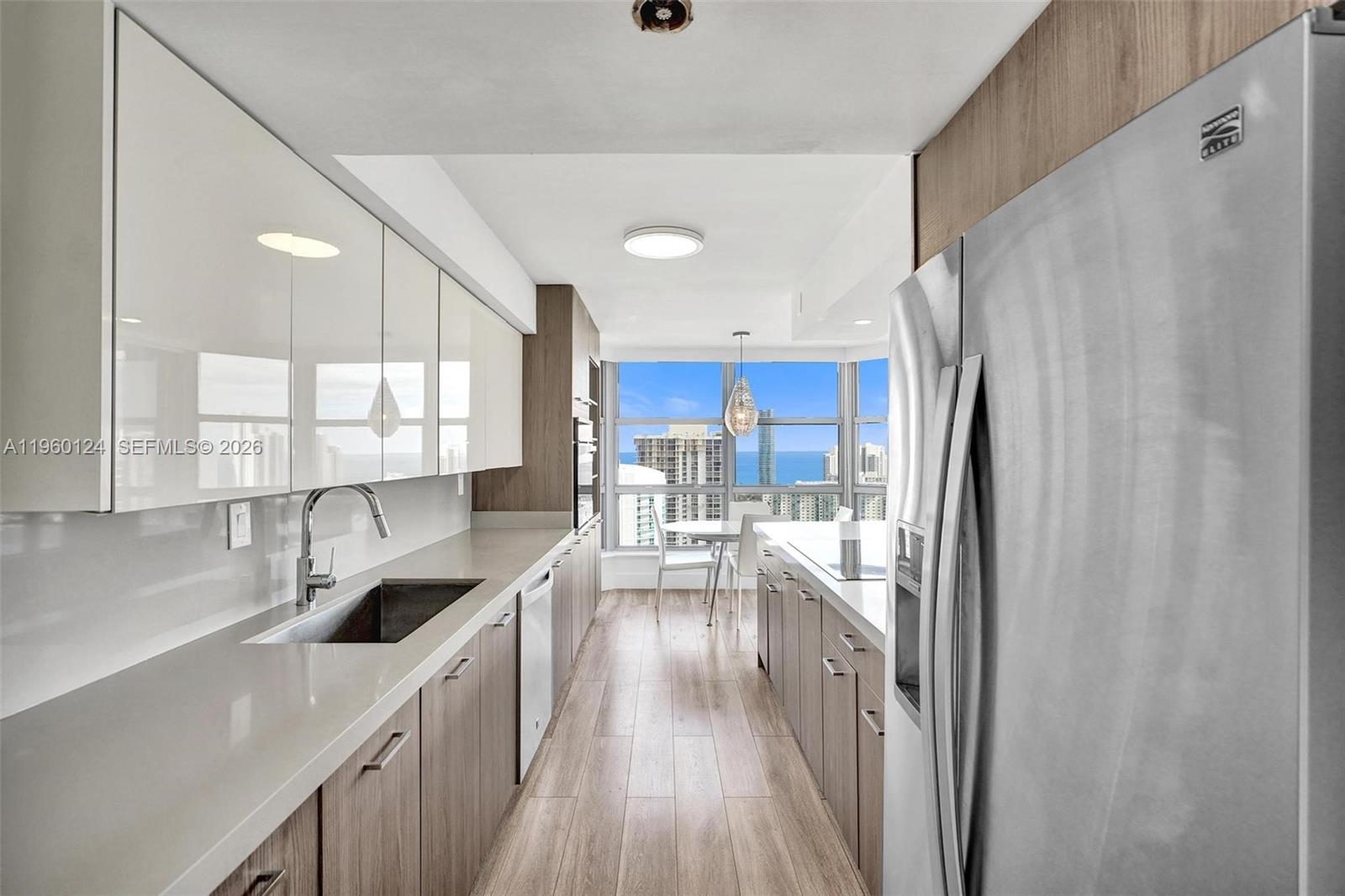 MYSTIC POINTE TOWER 400 C - Residential