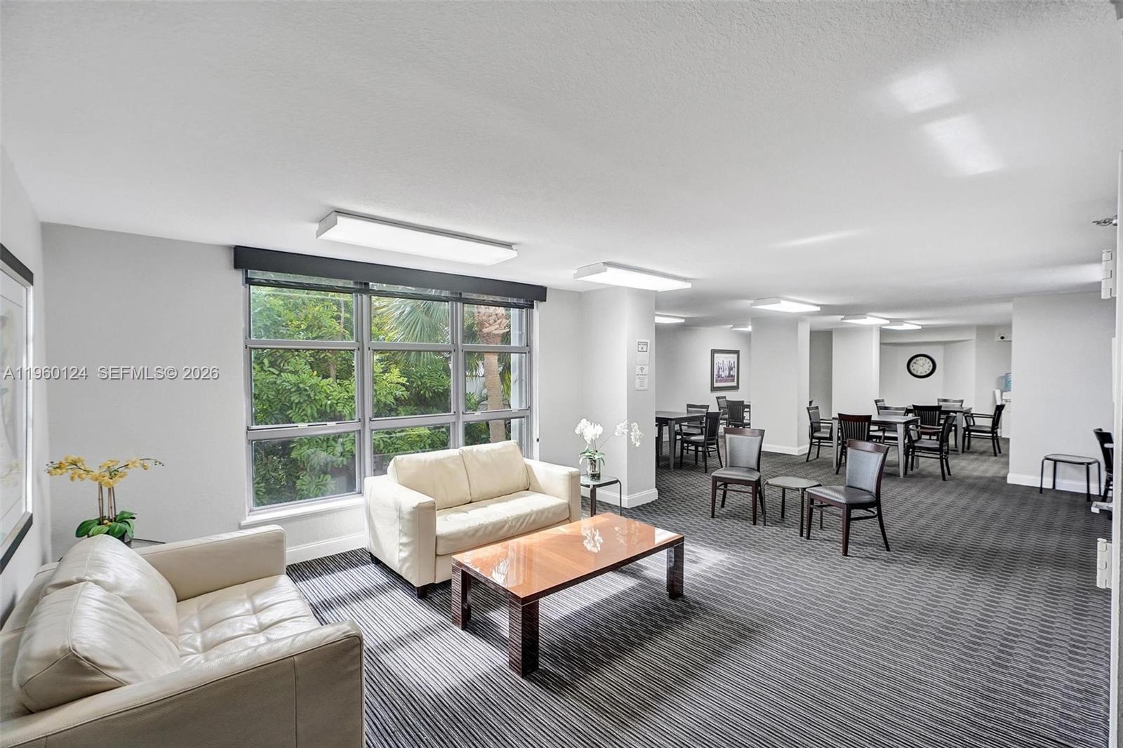 MYSTIC POINTE TOWER 400 C - Residential