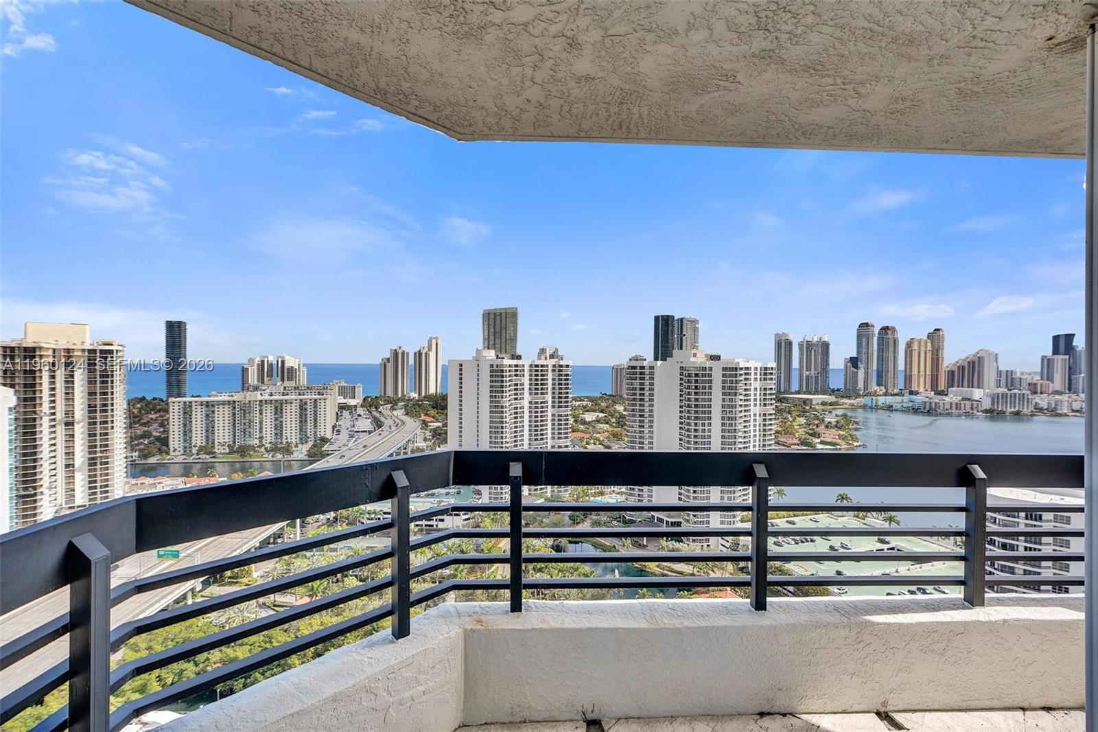 MYSTIC POINTE TOWER 400 C - Residential