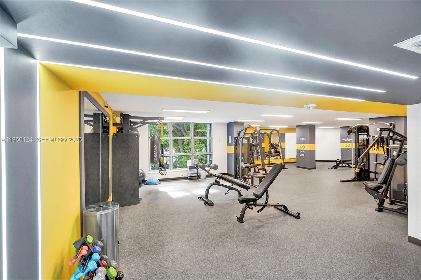 MYSTIC POINTE TOWER 400 C - Residential