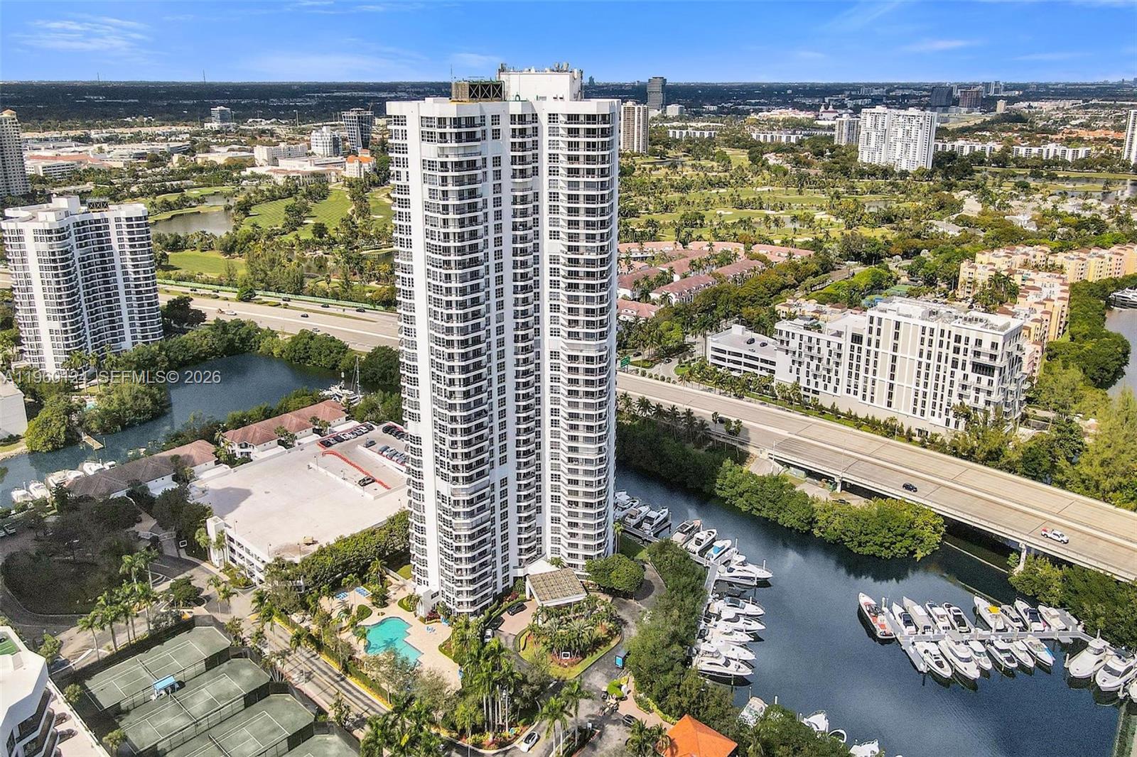MYSTIC POINTE TOWER 400 C - Residential