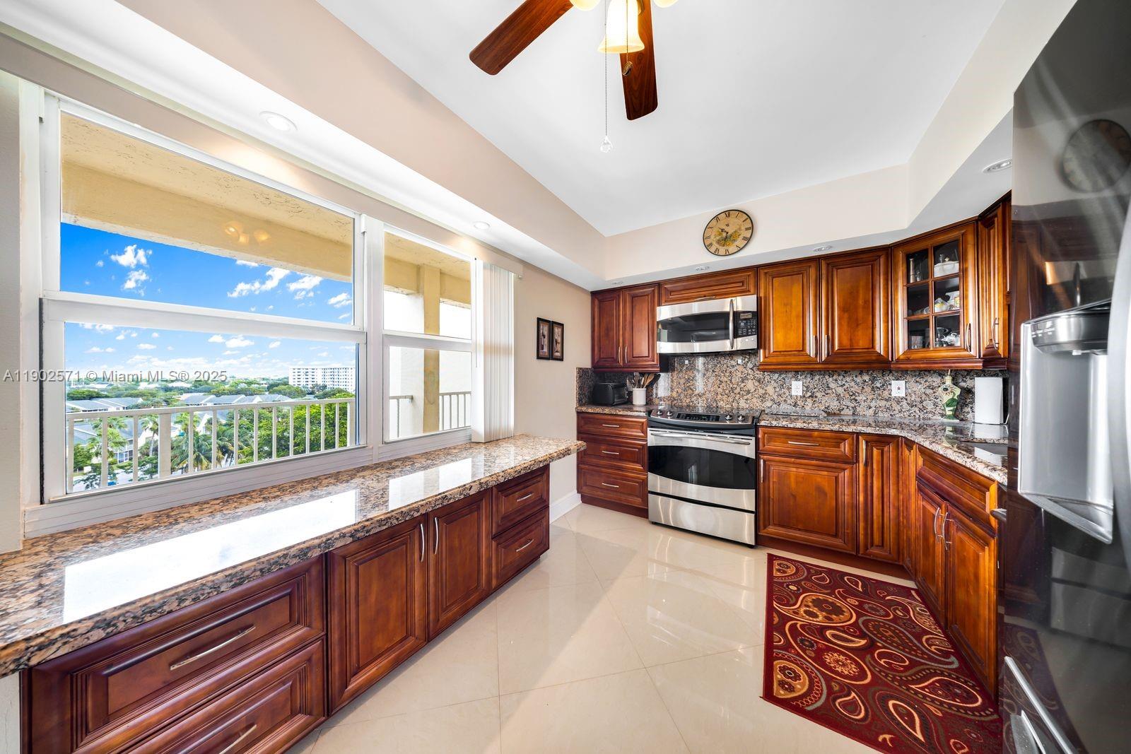 NO 52 PALM-AIRE COUNTRY C - Residential Lease