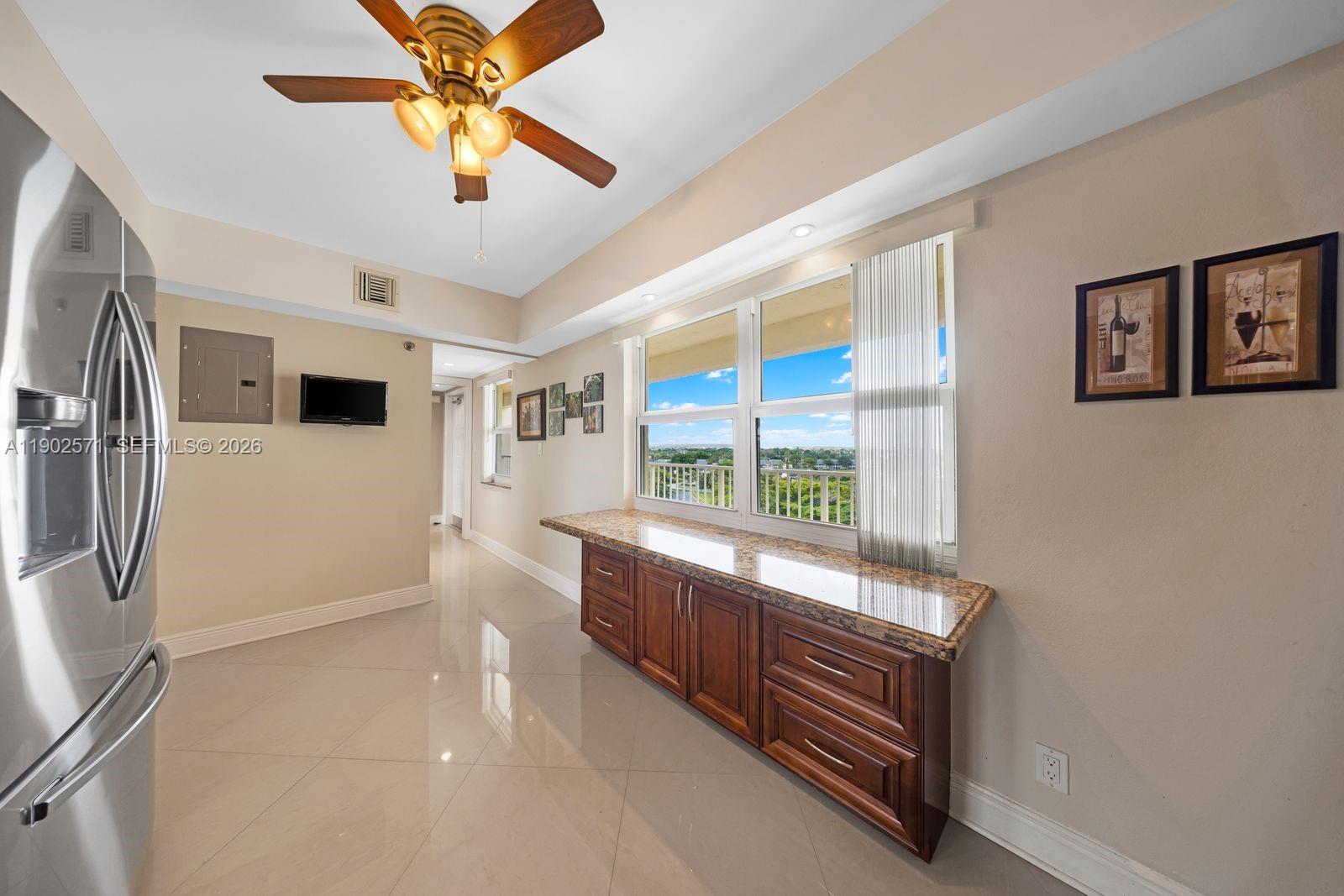 3095 N Course Dr 811