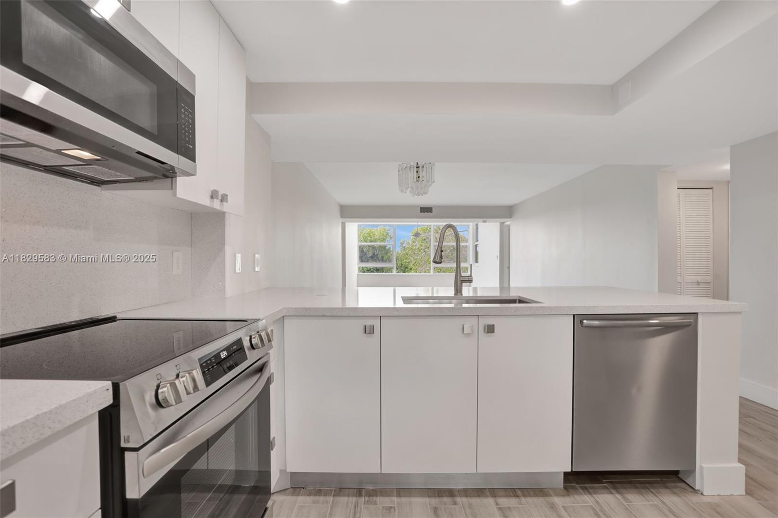 4091 Cypress Reach Ct 301, Pompano Beach, FL, 33069/$335,000 4 4091 Cypress Reach Ct 301