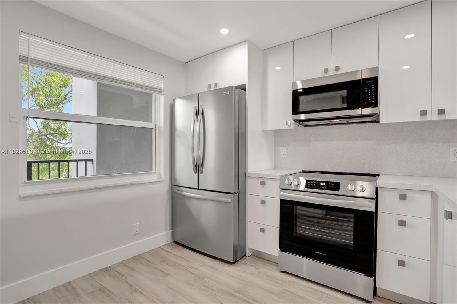 4091 Cypress Reach Ct 301, Pompano Beach, FL, 33069/$335,000 2 4091 Cypress Reach Ct 301