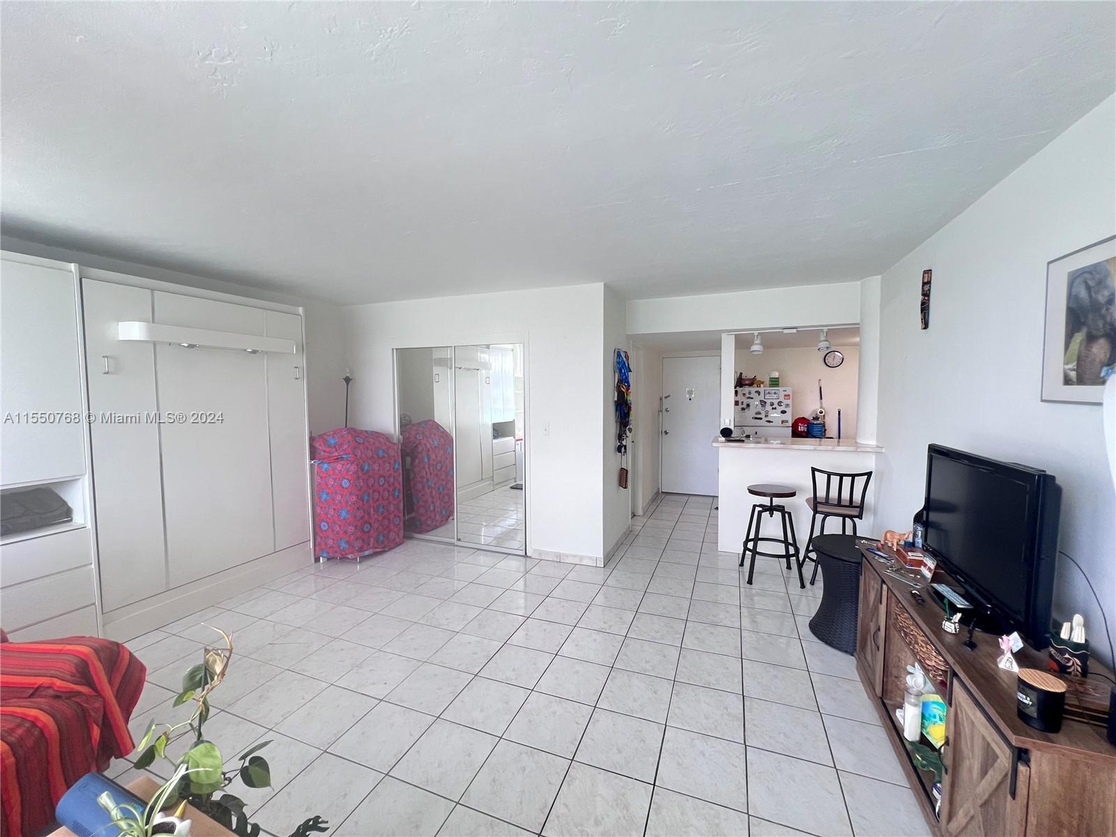 6484 Indian Creek Dr 129