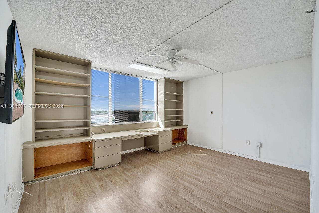 HILLCREST EAST NO 26 COND - Residential