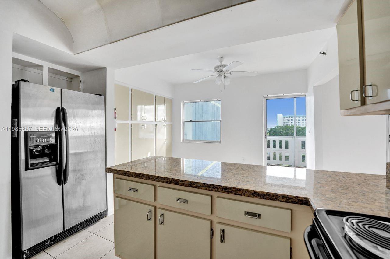 HILLCREST EAST NO 26 COND - Residential