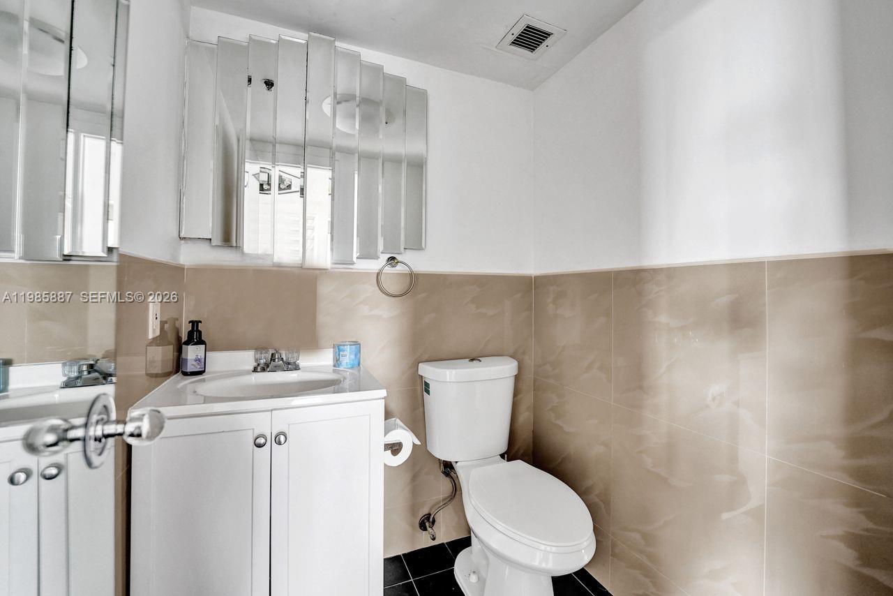 HILLCREST EAST NO 26 COND - Residential