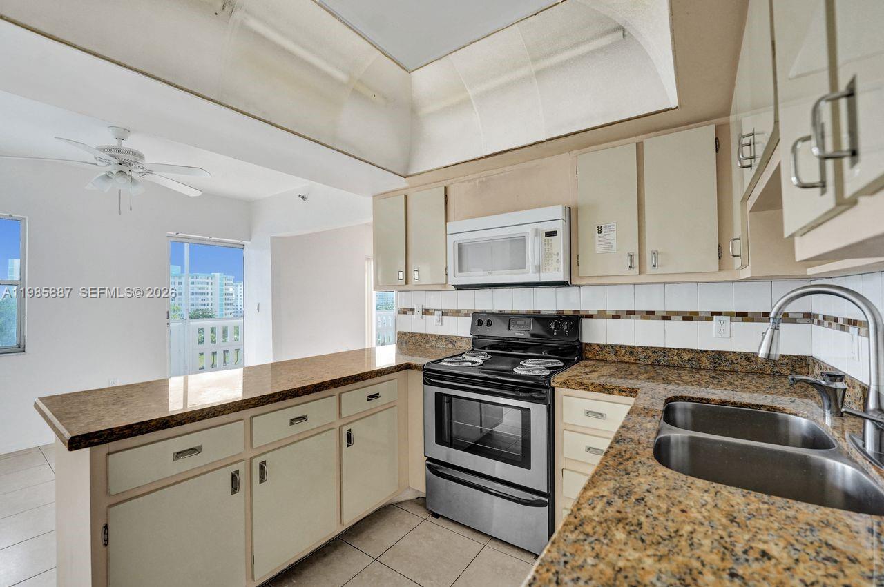 HILLCREST EAST NO 26 COND - Residential