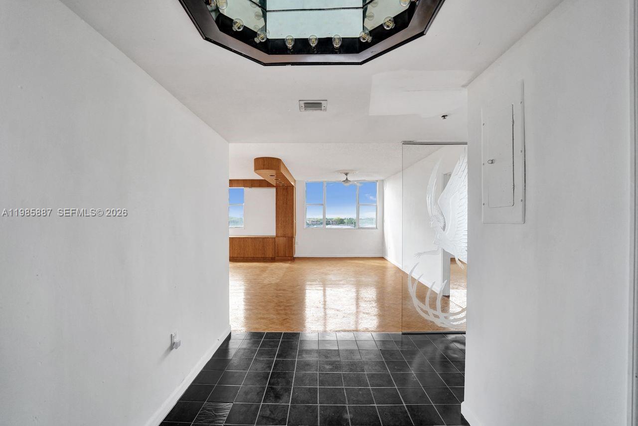 HILLCREST EAST NO 26 COND - Residential