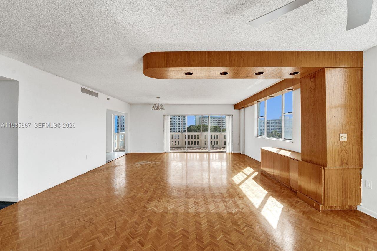 HILLCREST EAST NO 26 COND - Residential