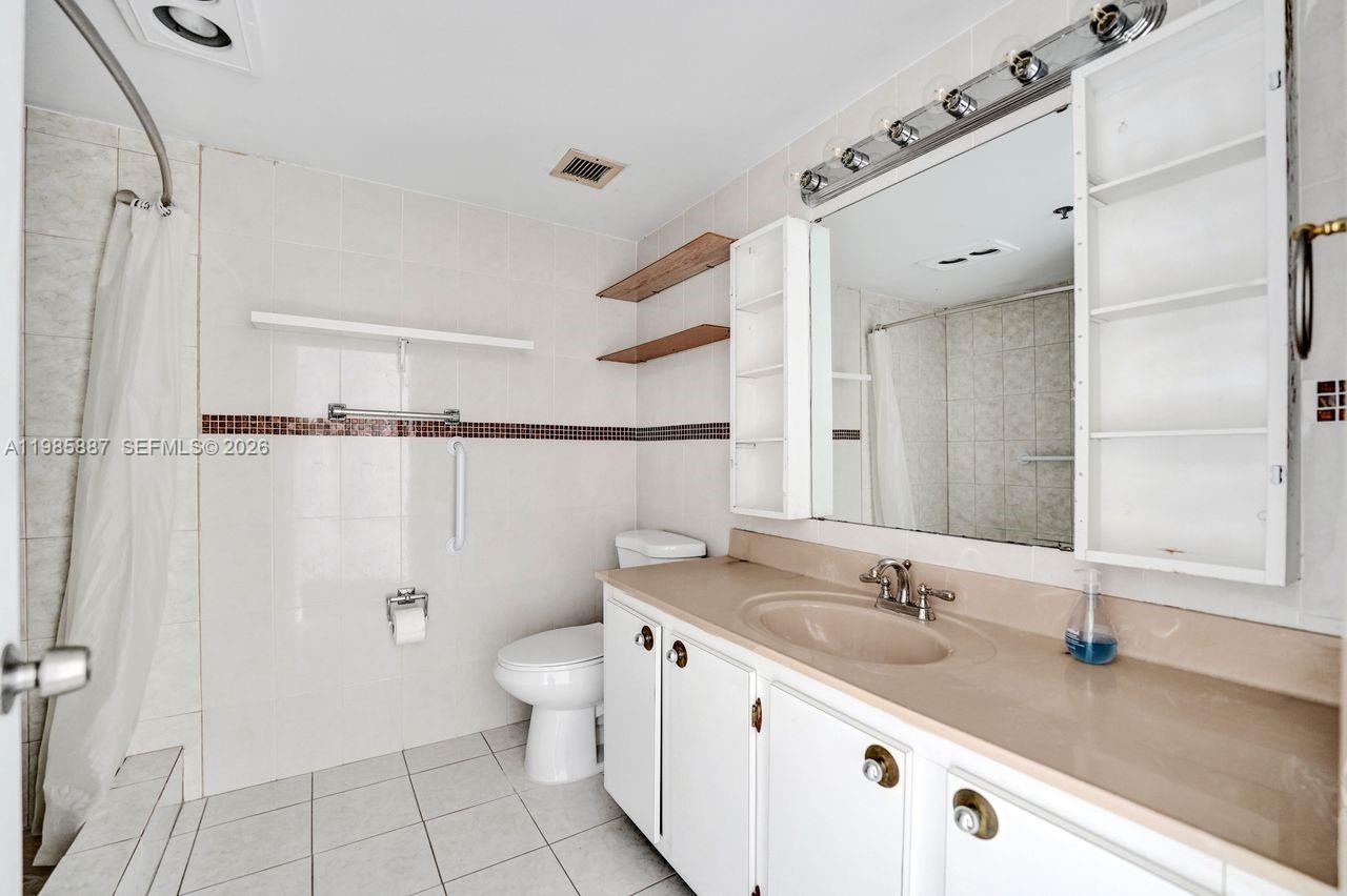 HILLCREST EAST NO 26 COND - Residential