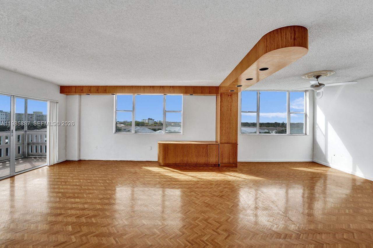 HILLCREST EAST NO 26 COND - Residential