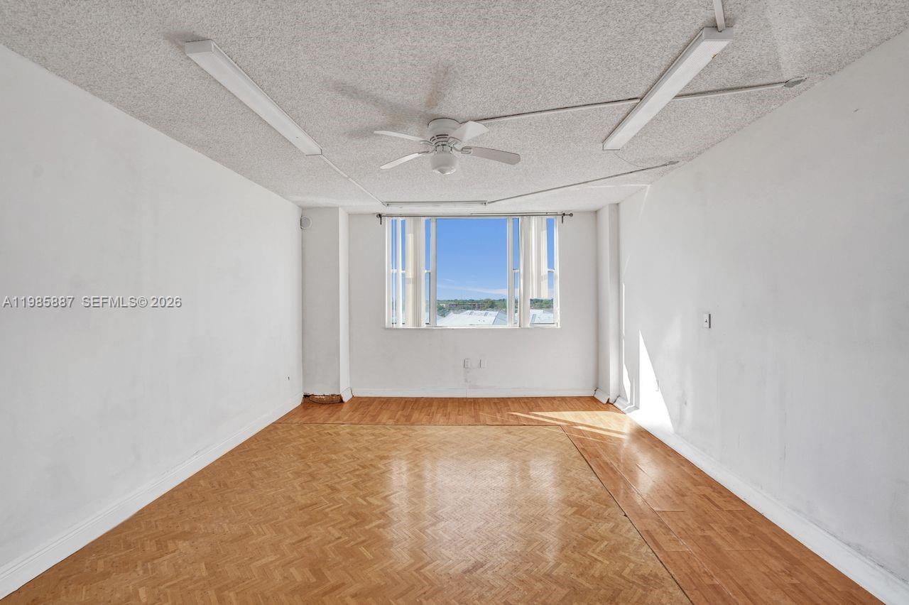 HILLCREST EAST NO 26 COND - Residential