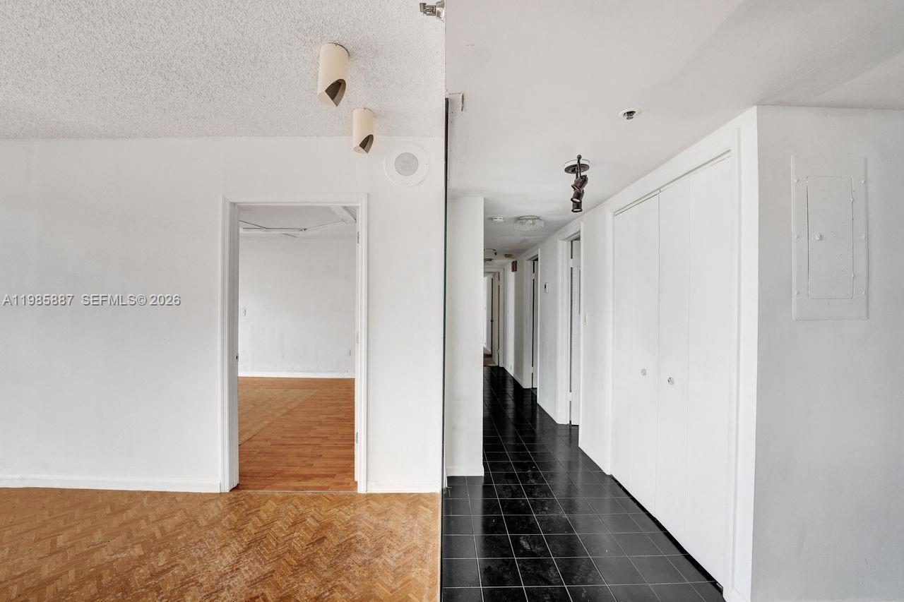 HILLCREST EAST NO 26 COND - Residential