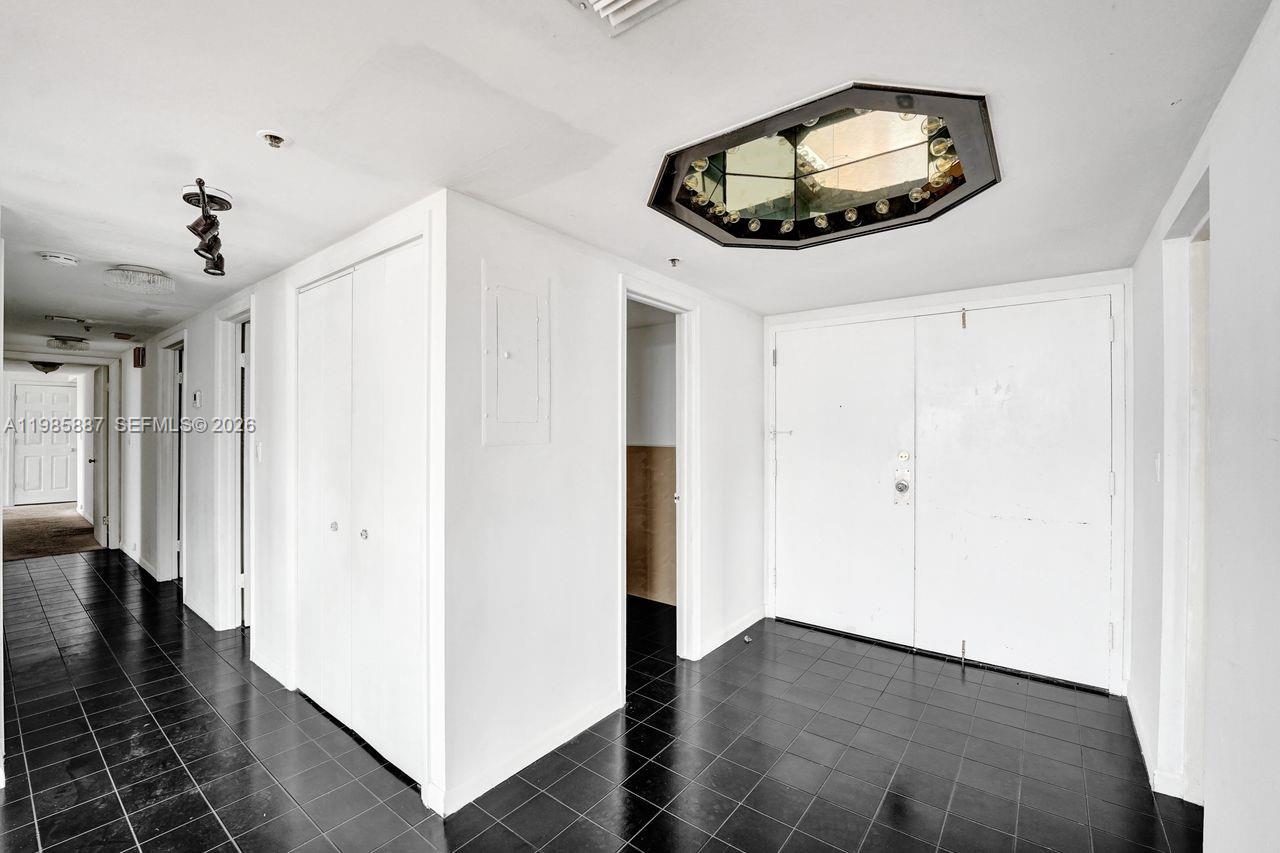 HILLCREST EAST NO 26 COND - Residential