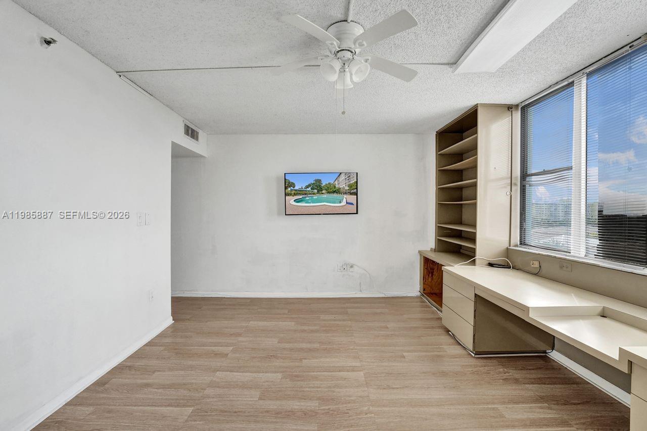 HILLCREST EAST NO 26 COND - Residential