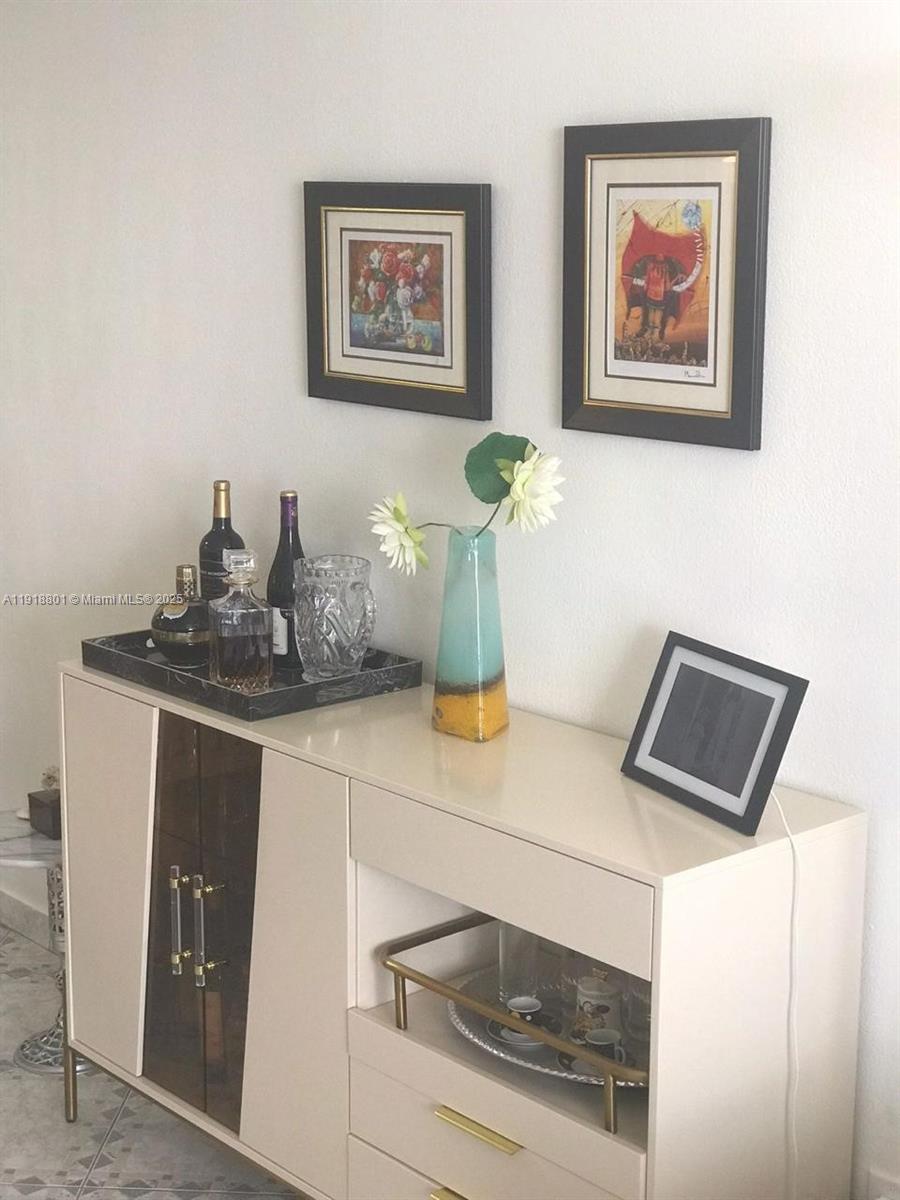 QUADOMAIN TOWER I AND IV - Residential Lease