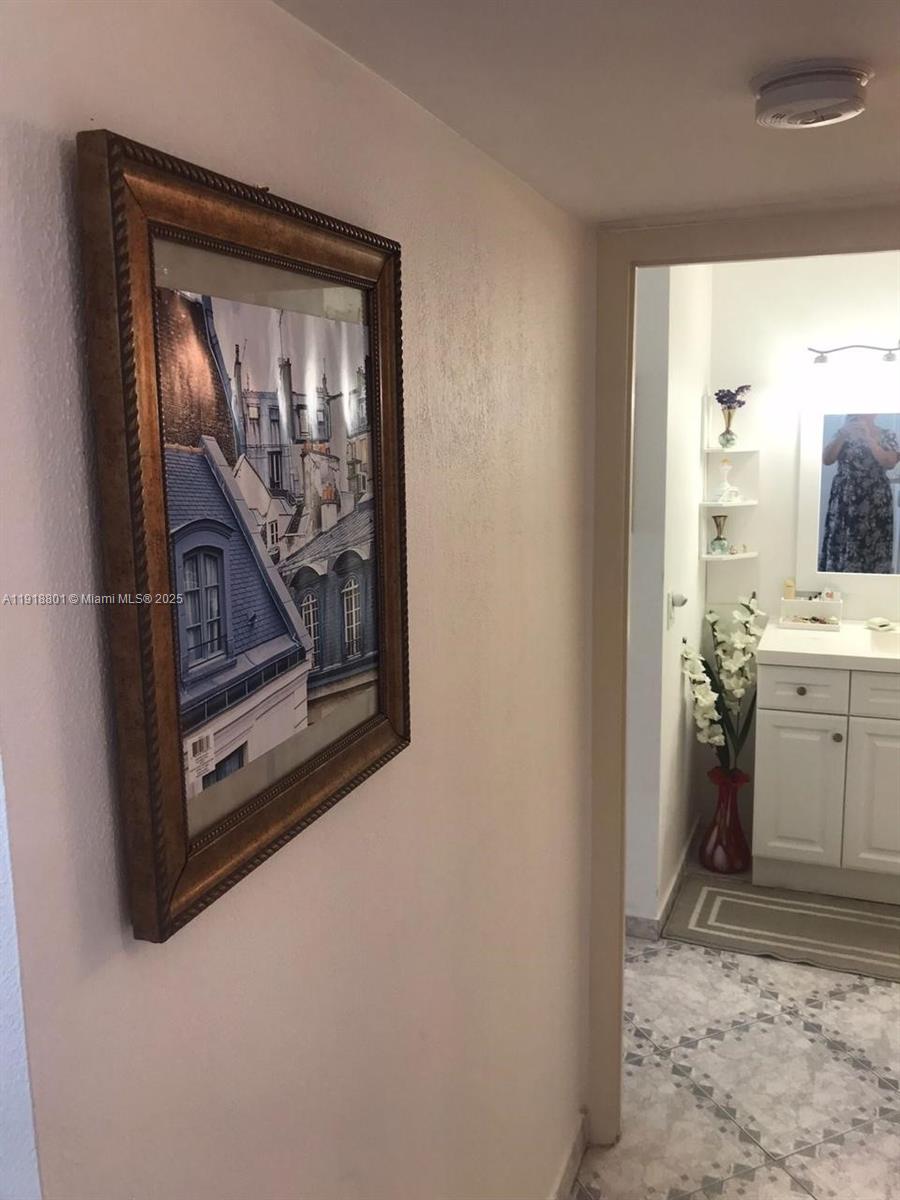 QUADOMAIN TOWER I AND IV - Residential Lease