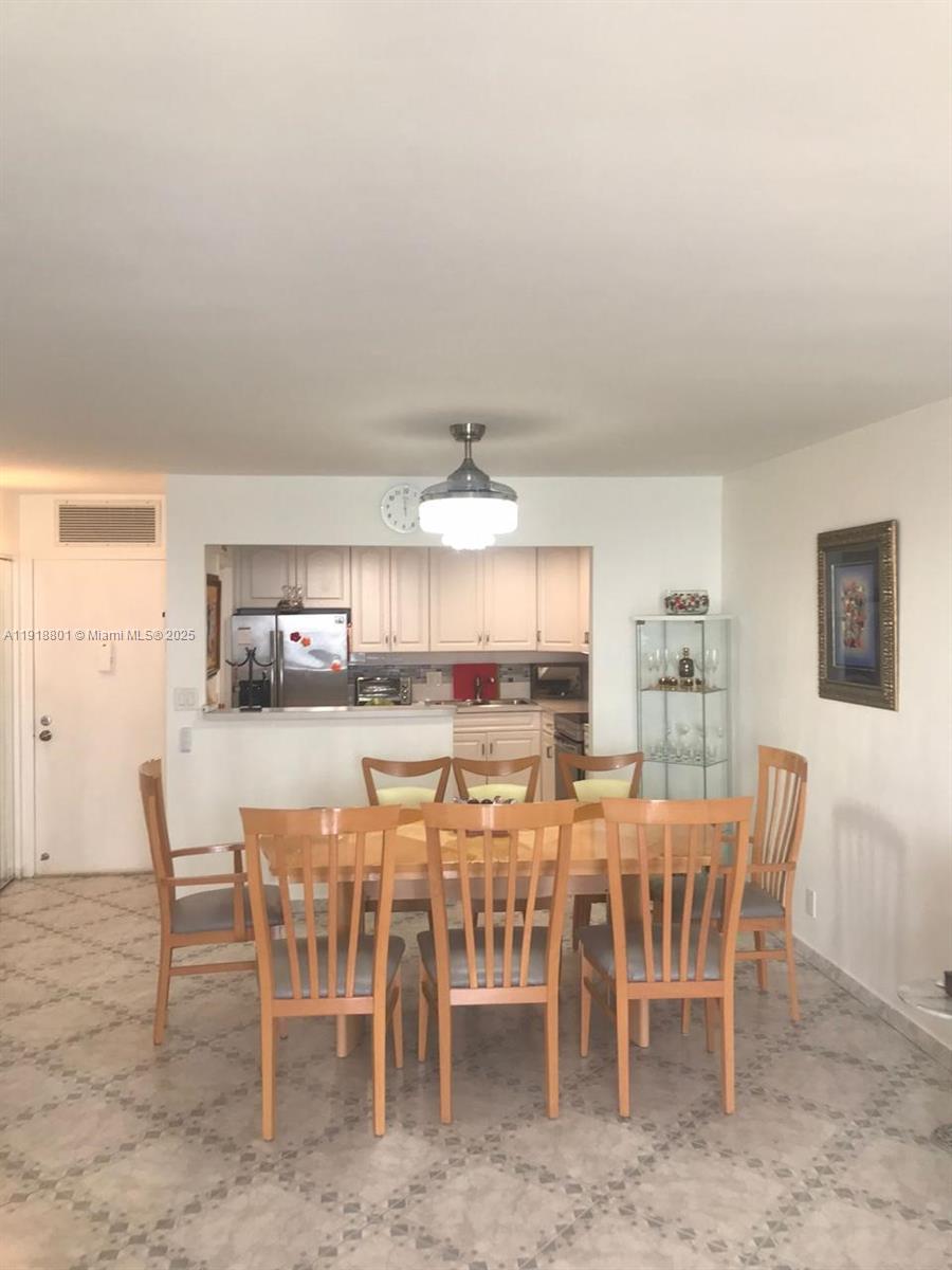 QUADOMAIN TOWER I AND IV - Residential Lease