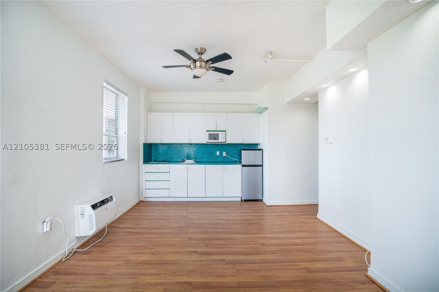 255 W 24th St 436