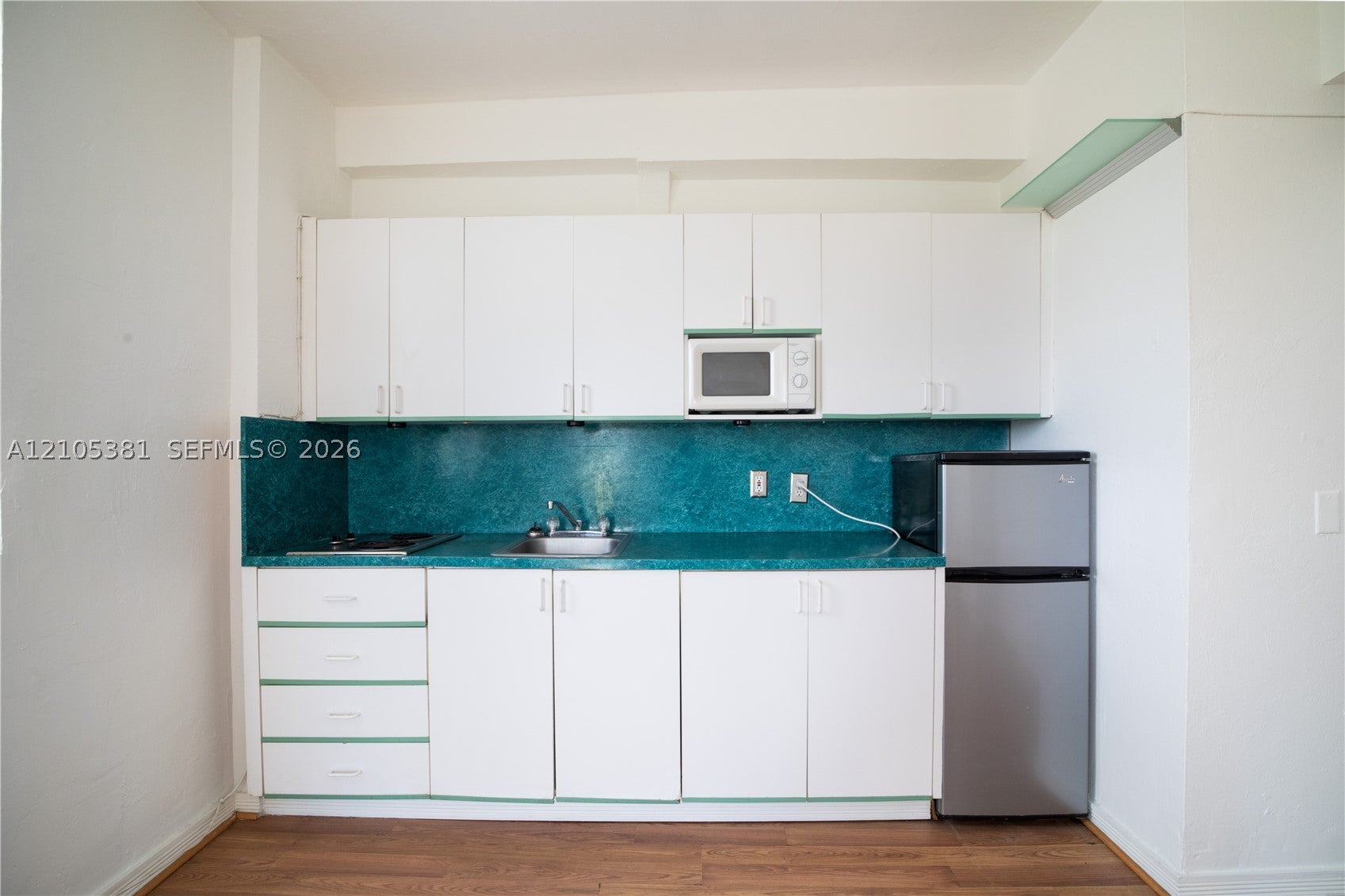 255 W 24th St 436
