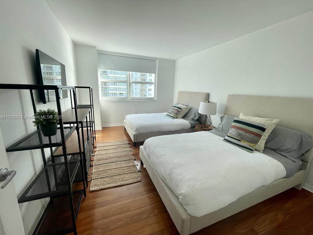 THE MARK ON BRICKELL COND - Residential