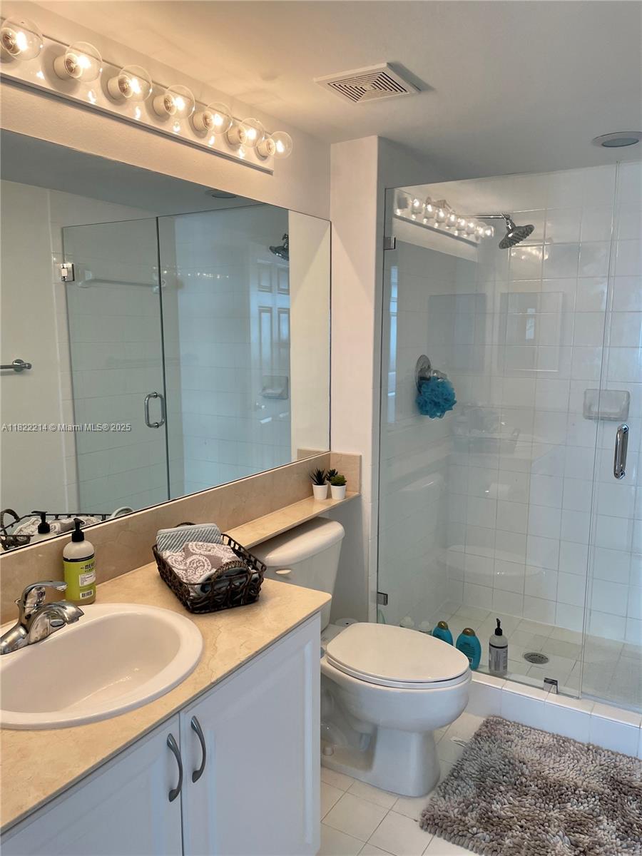THE MARK ON BRICKELL COND - Residential
