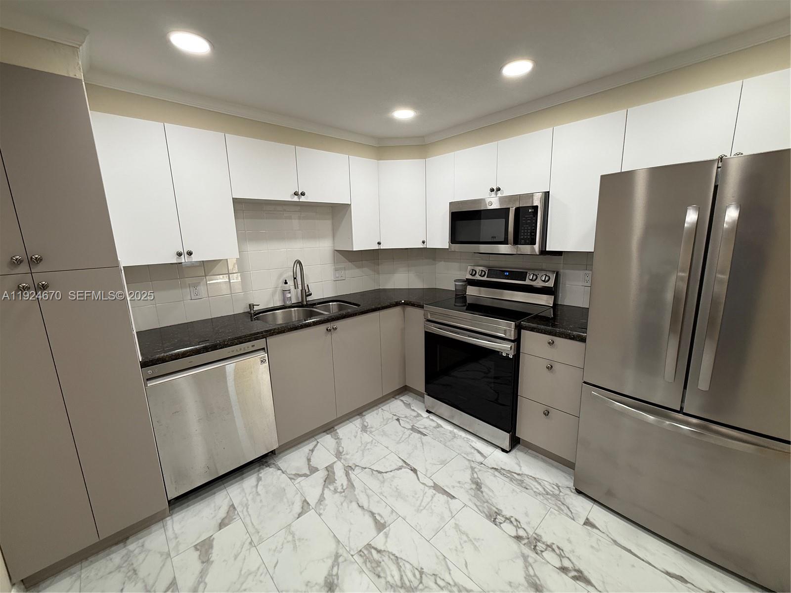 HEMISPHERES CONDO - Residential Lease