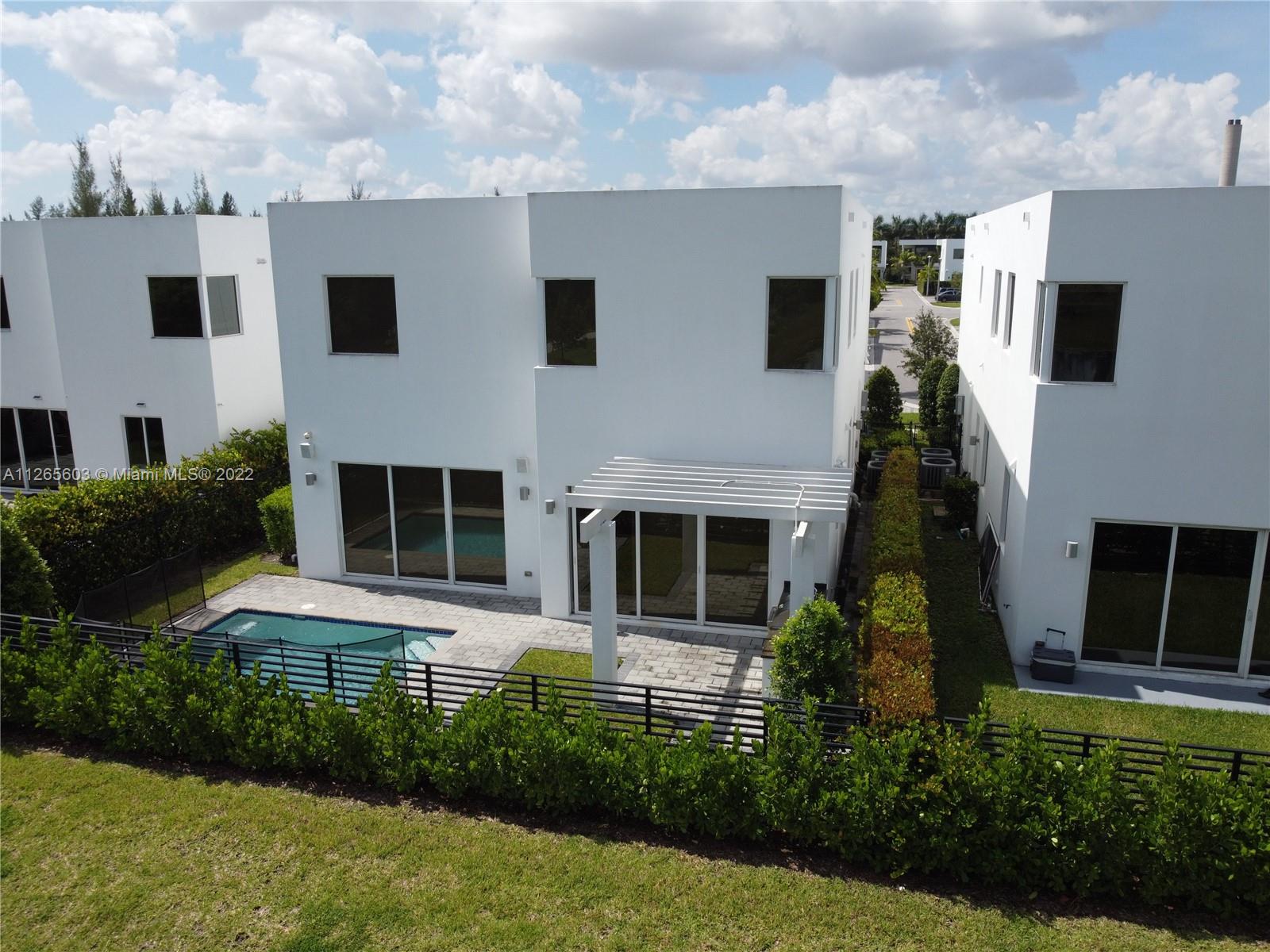 DORAL COMMONS RESIDENTIAL - Residential Lease