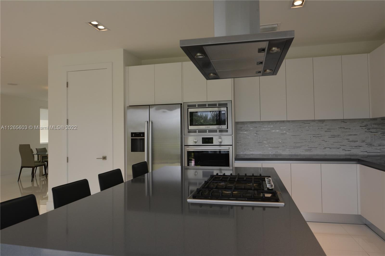 DORAL COMMONS RESIDENTIAL - Residential Lease