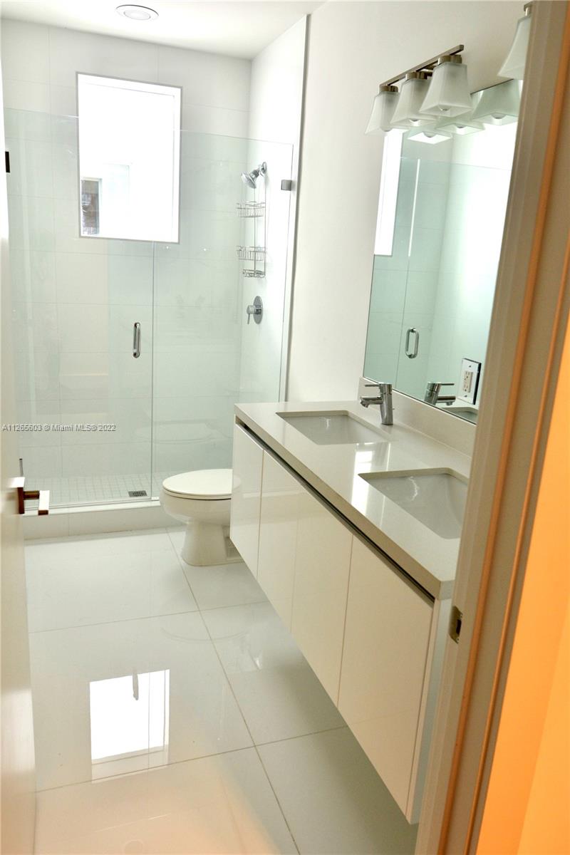 DORAL COMMONS RESIDENTIAL - Residential Lease