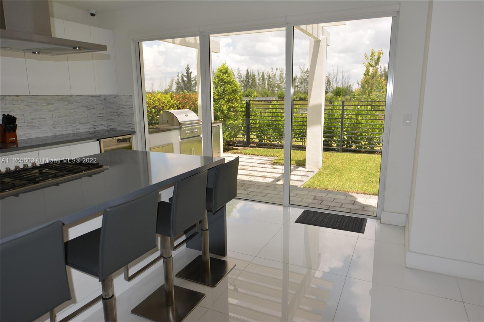 DORAL COMMONS RESIDENTIAL - Residential Lease